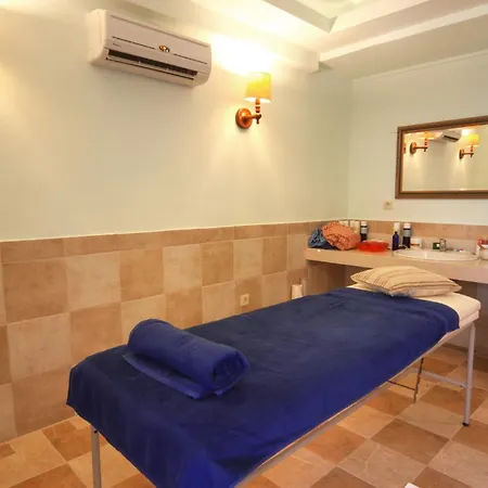 Kassandra Aparthotel 3*